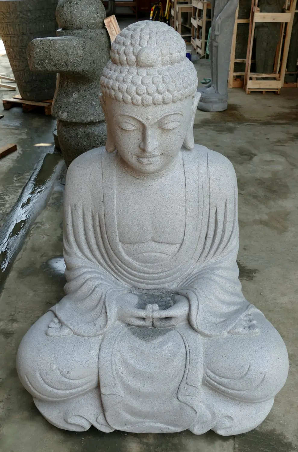  Product image 2 of the product “Seated Japanese Buddha made of Riverstone in Dhyana position - gesture of meditation, H. 121cm ”